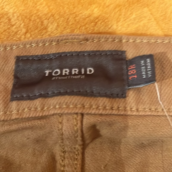 New! Torrid High Rise Straight Leg Raw Hem Tan Jeans Denim with Button Fly - 18R - Picture 4 of 9